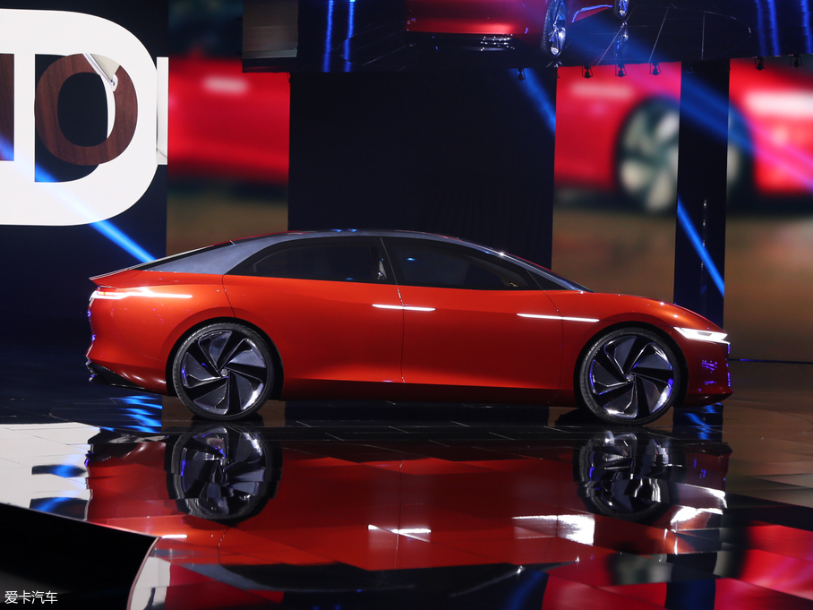 2018���I.D.Vizzion ����܇