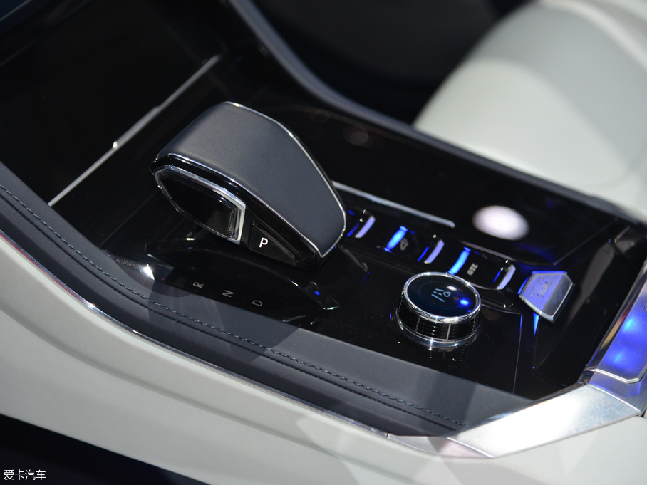 2018Atlas Cross Sport Concept