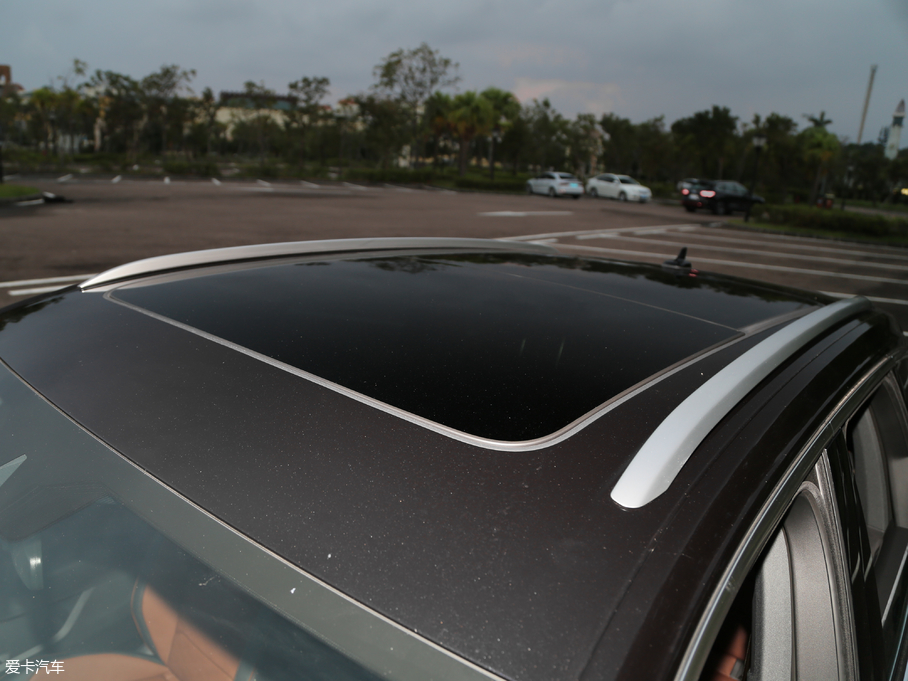 2019;J 3.0TSI Jǰ V