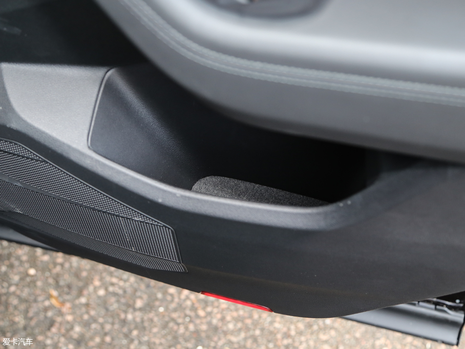 2019;J 3.0TSI Jǰ V