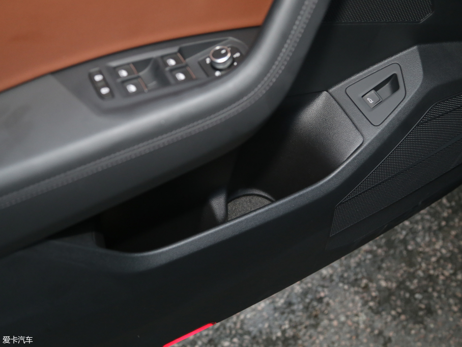 2019;J 3.0TSI Jǰ V