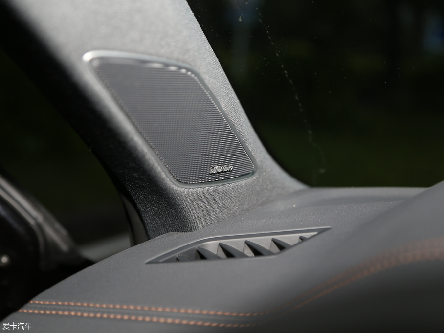 2019;J 3.0TSI Jǰ V