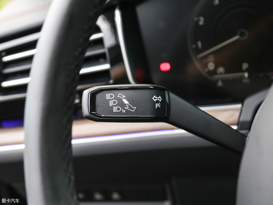 2019;J 3.0TSI Jǰ V