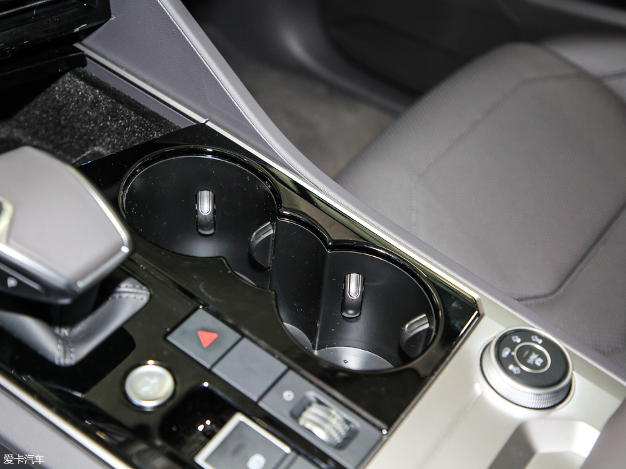 2019;J 3.0TSI Jh (gu)V