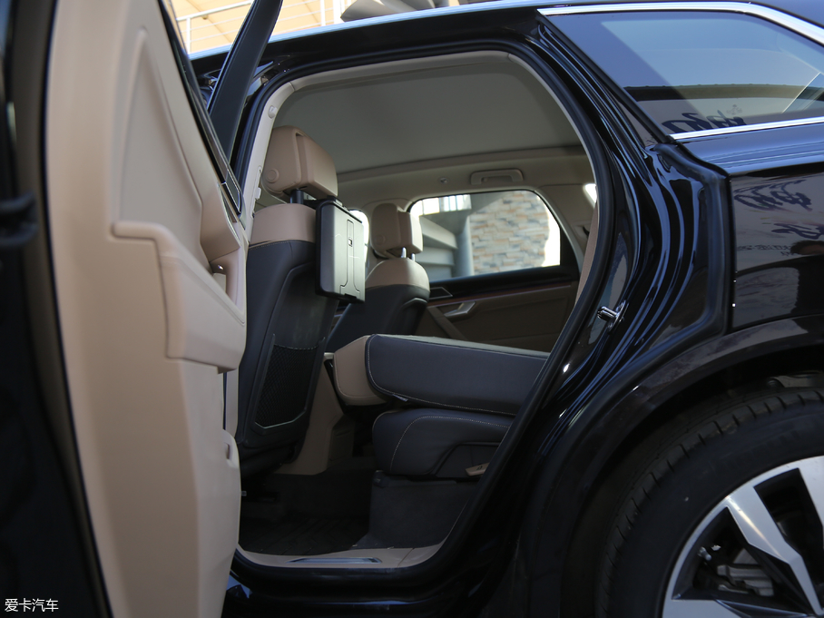 2019;J 3.0TSI Jǰ V