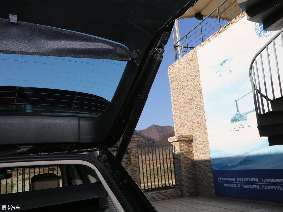 2019;J 3.0TSI Jǰ V