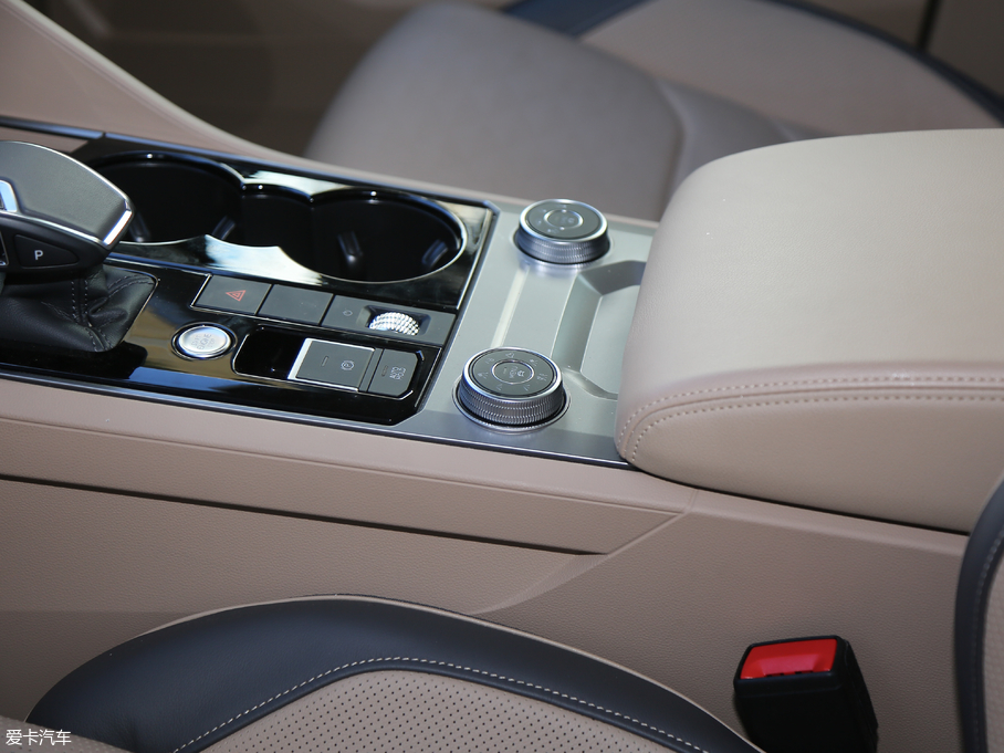 2019;J 3.0TSI Jǰ V