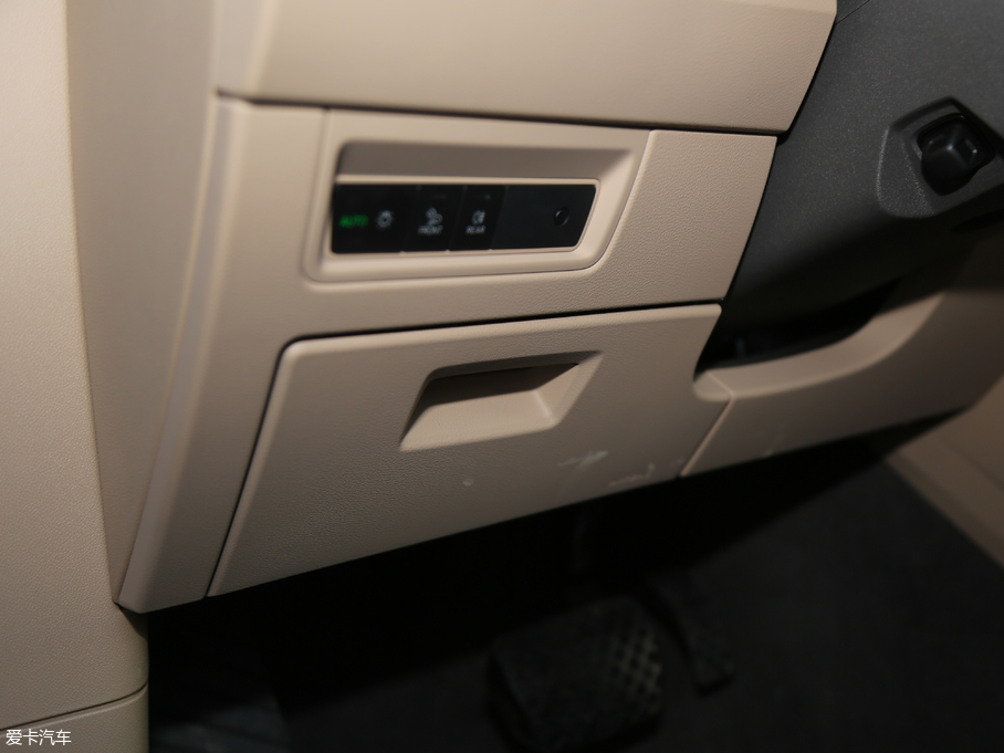 2019;J 3.0TSI Jǰ V