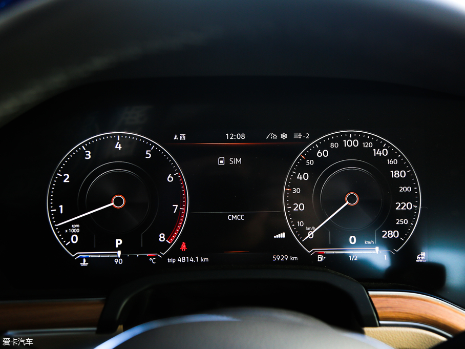 2019;J 3.0TSI Jǰ V