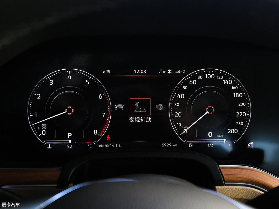 2019;J 3.0TSI Jǰ V