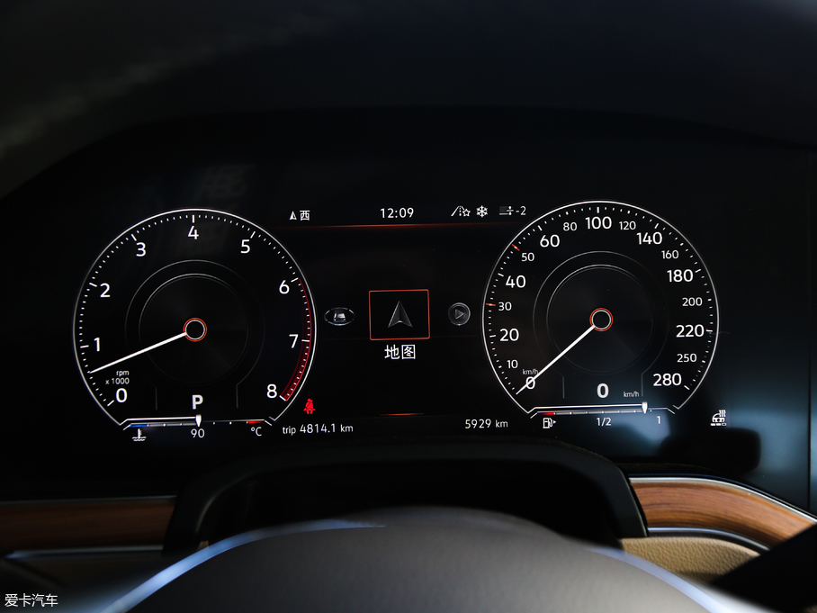 2019;J 3.0TSI Jǰ V