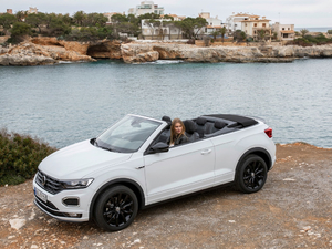 2019��Cabriolet R-Line ���w���^