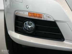 2009款3.6L 舒适版 前雾灯
