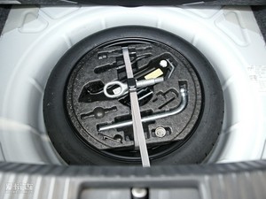 2009款1.4TSI 豪华版 备胎