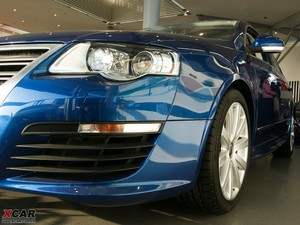 2009款3.6L 前雾灯