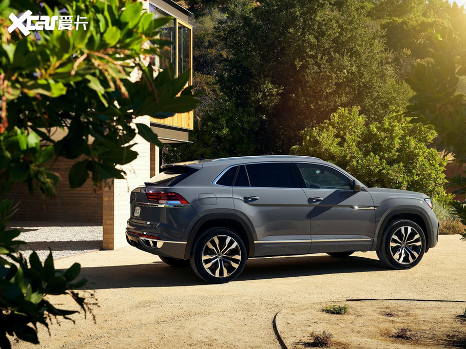 2020Atlas Cross Sport