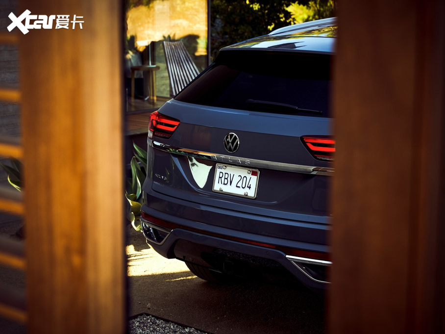 2020Atlas Cross Sport