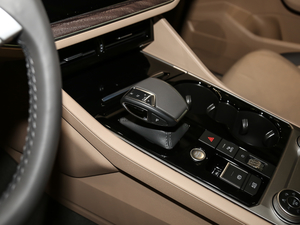 2020款3.0TSI 锐尊版 换挡杆