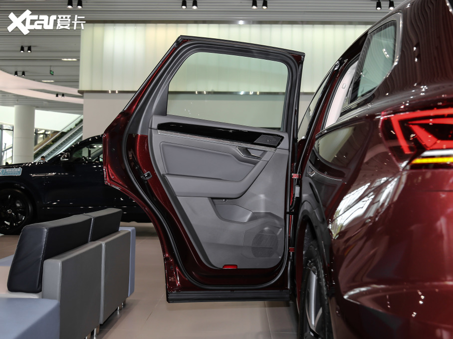 2021;J 3.0TSI J (jng)\b