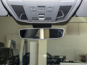 2021款2.0TSI 领航特别版 车内后视镜