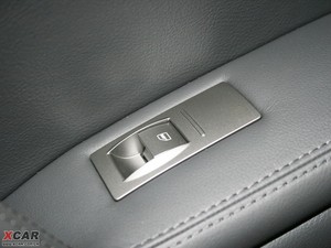 2009款3.6L 四座加长行政版 主驾车窗控制区	
