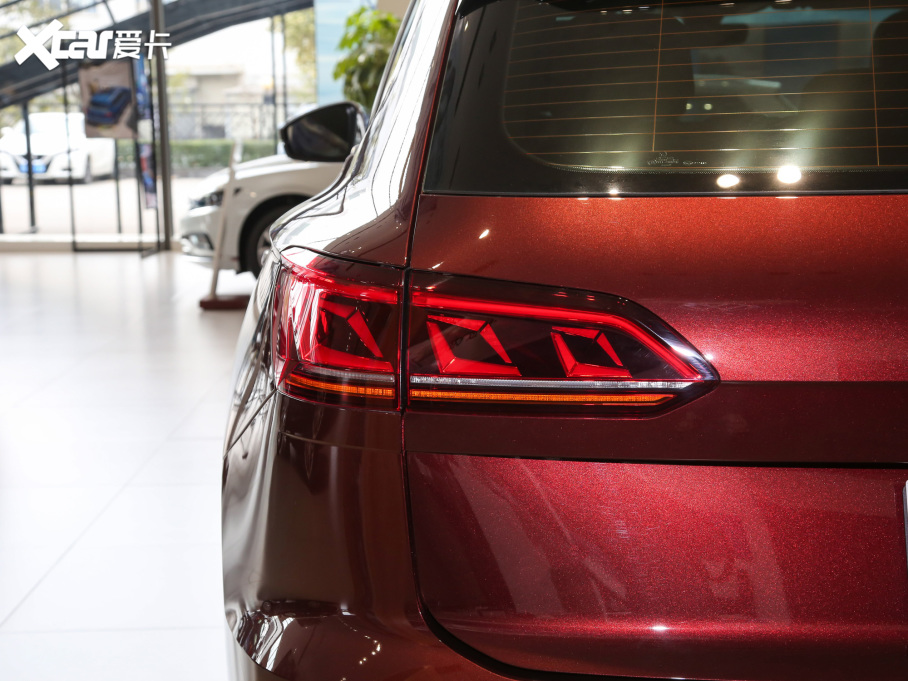 2022;J 3.0TSI J (jng)\b