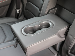 2022款3.0TSI 锐尊二十周年特别版 后排中央扶手功能