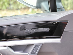 2022款3.0TSI 锐尊二十周年特别版 空间座椅