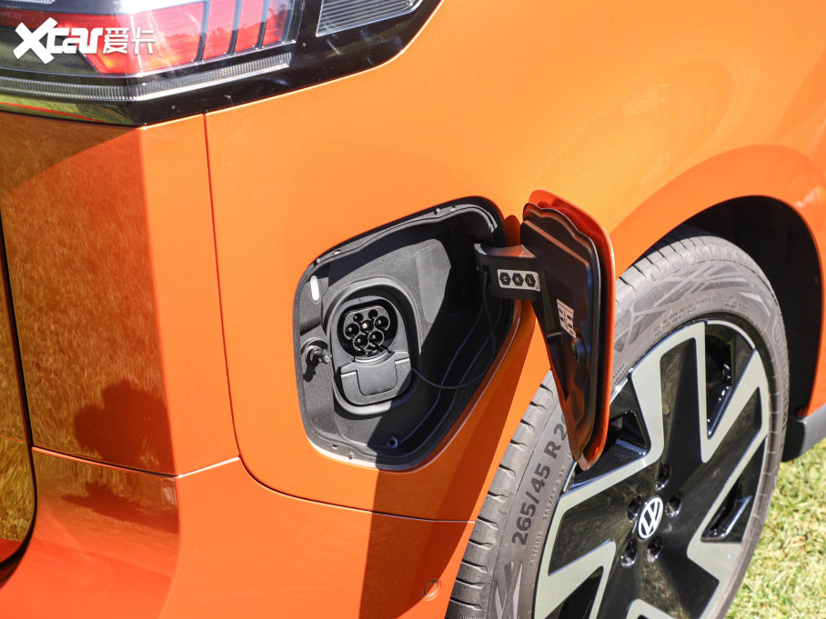 2022���ID. Buzz ������