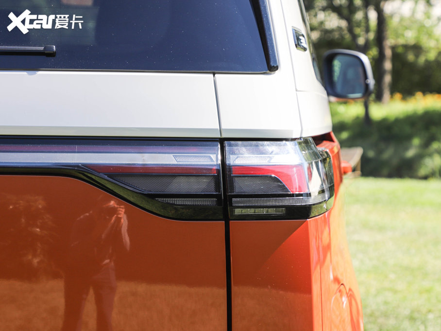 2022���ID. Buzz ������