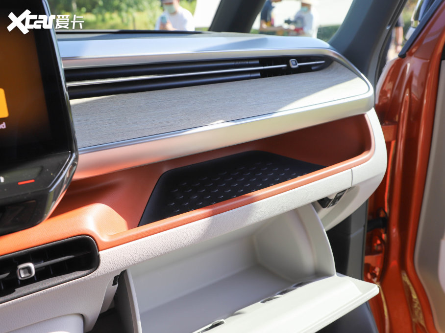 2022���ID. Buzz ������