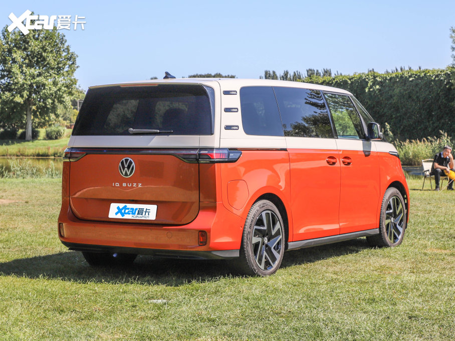 2022���ID. Buzz ������