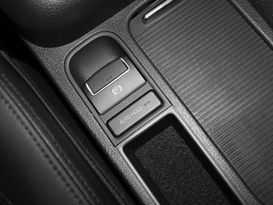 2009款2.0T 豪华版 驻车制动器