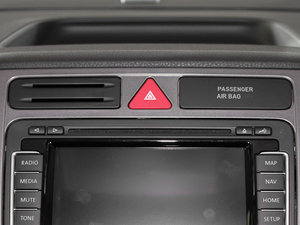 2009款2.0T 豪华版 中控区