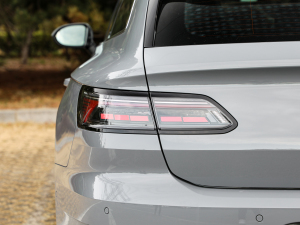 2022��2.0T Shooting Brake R-Line �������^