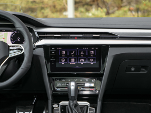 2022款2.0T Shooting Brake R-Line 中控台