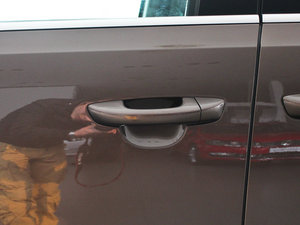 2012款2.0TSI 标配版 欧IV 主驾门拉手