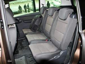 2012款2.0TSI 标配版 欧IV 后排座椅