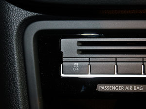 2012款2.0TSI 标配版 欧IV 中控区