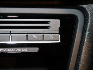 2012款2.0TSI 标配版 欧IV 中控区