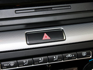 2012款2.0TSI 标配版 欧IV 中控区