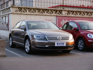2011款3.6L 5座加长商务版 整体外观