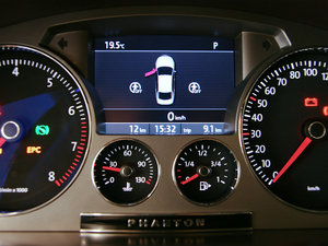 2011款3.6L 4座加长Individual 中控区