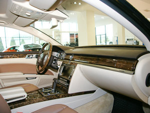 2011款3.6L 4座加长Individual 中控区
