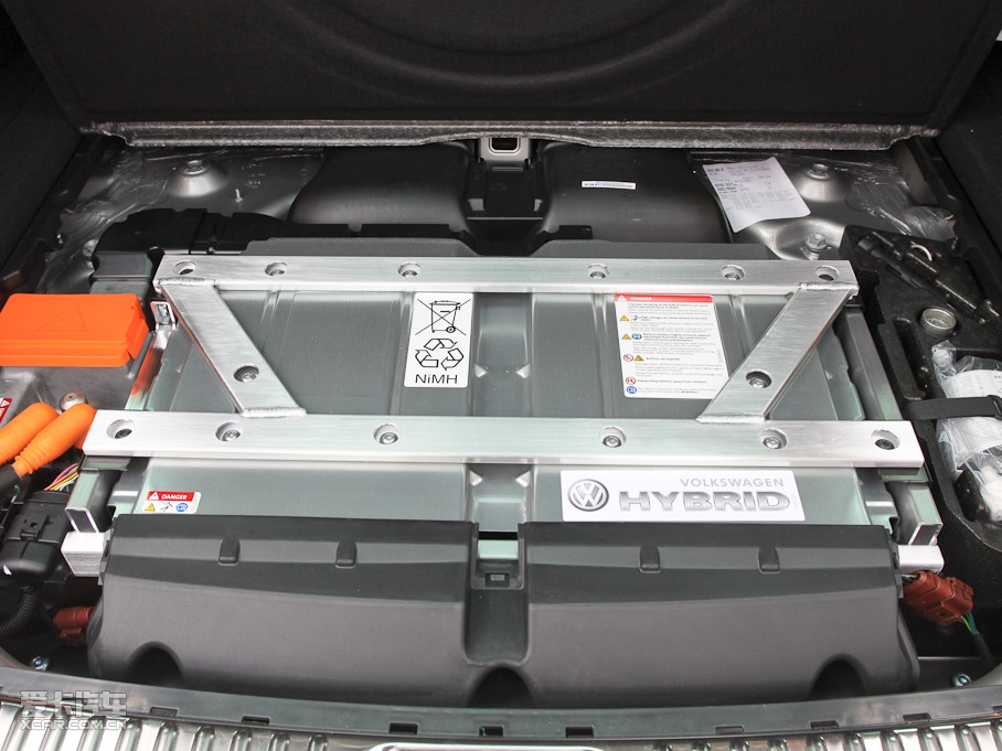 2011;JԴ 3.0TSI Hybrid