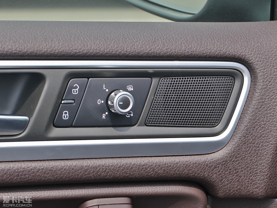 2011��;�J 3.0TSI ���A��