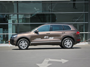 2011款3.0TSI 高配型 正侧（左）