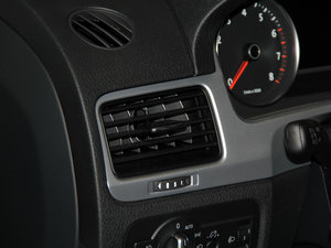 2011款3.0TSI 标配型 中控区