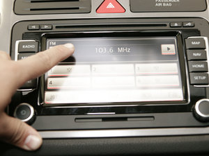 2011款2.0T R-Line 中控台显示屏