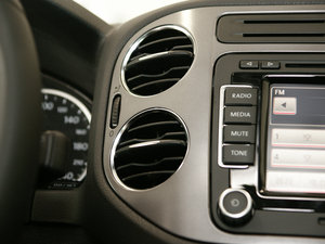 2011款2.0T R-Line 空调出风口